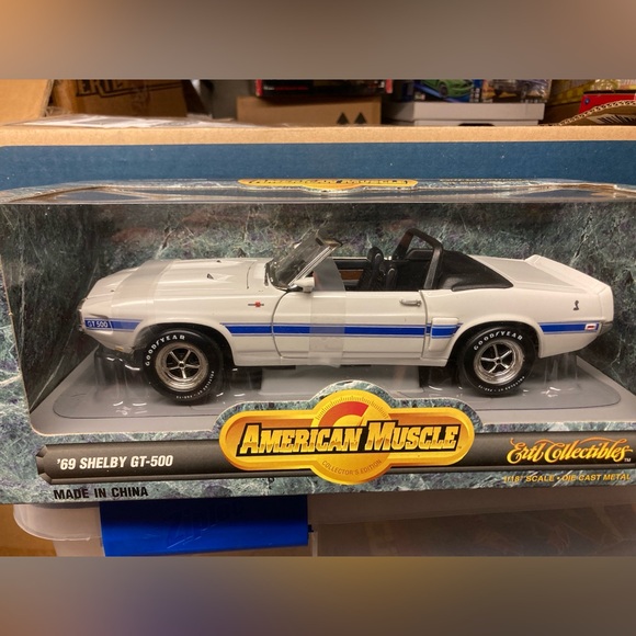 Ertl 1:18 1969 white Mustang  Shelby  GT 500